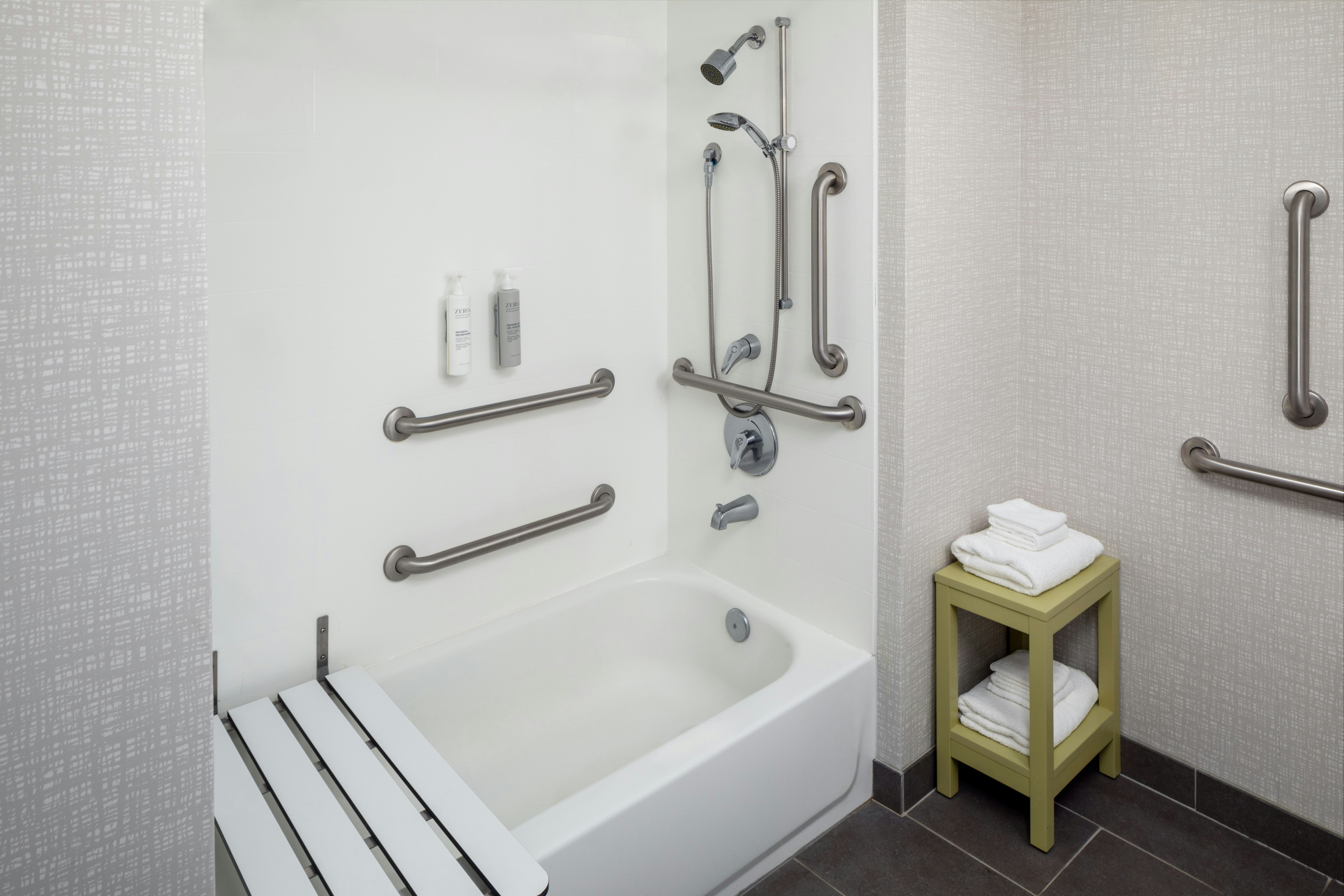ROOM, 2 QUEEN BEDS, ACCESSIBLE