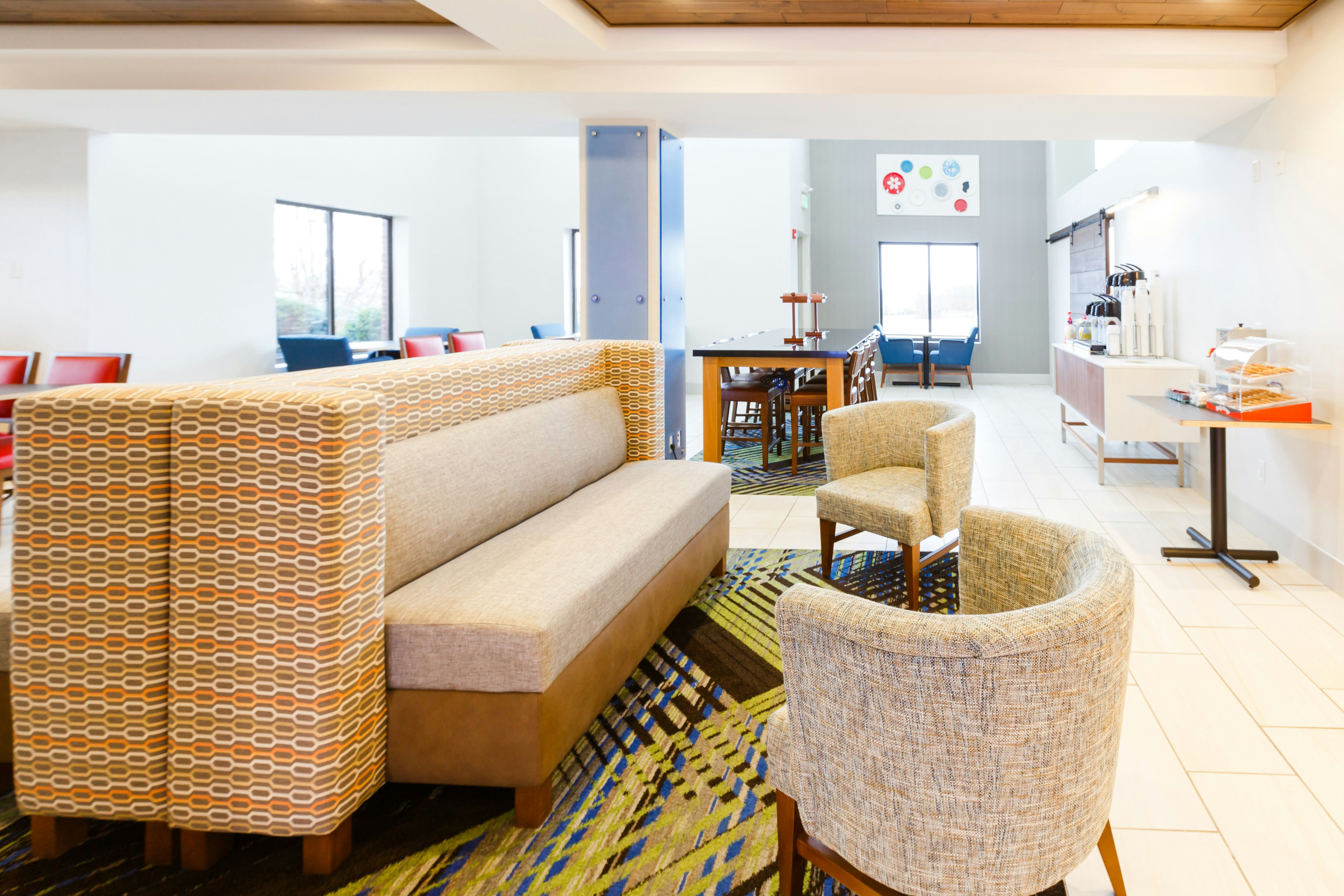 Holiday Inn Express Hotel Suites Shelbyville 26/44