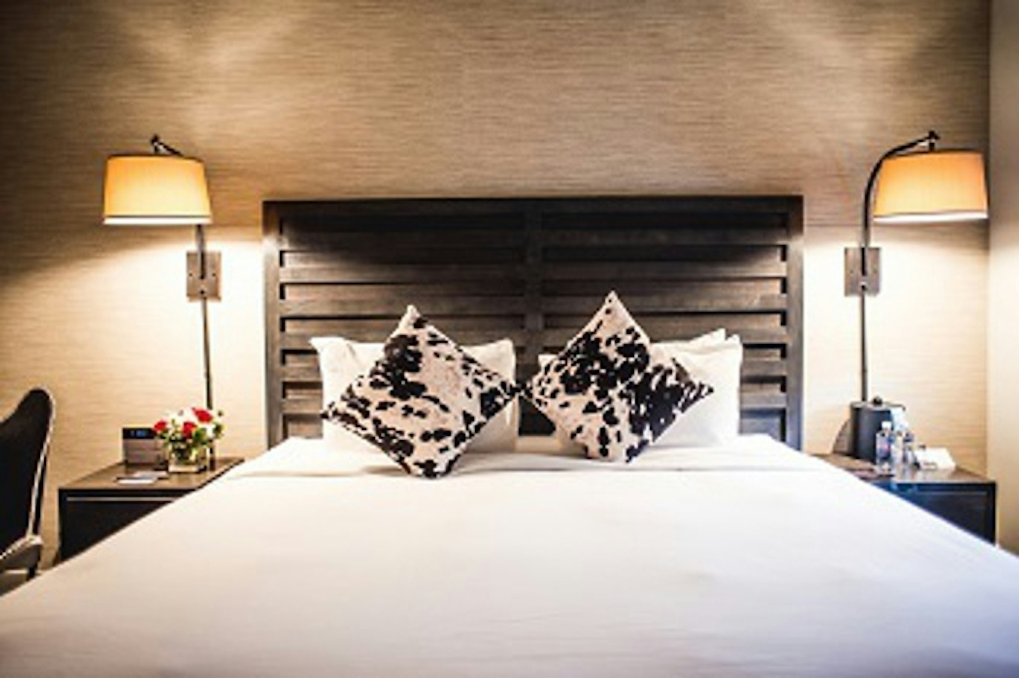 Hi-Ho: A Hi-Tech Hotel 20/44