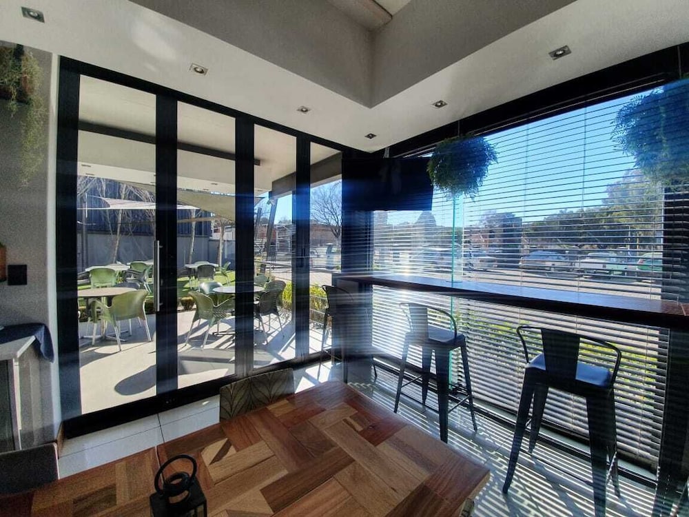 City Living Boutique Hotel 31/34