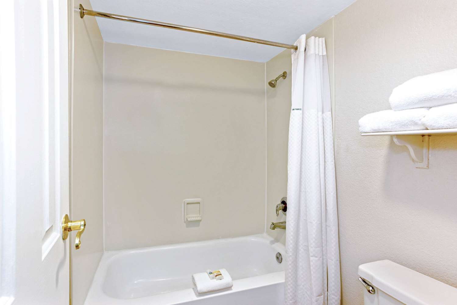 La Quinta Inn by Wyndham Orlando Airport West 39/40