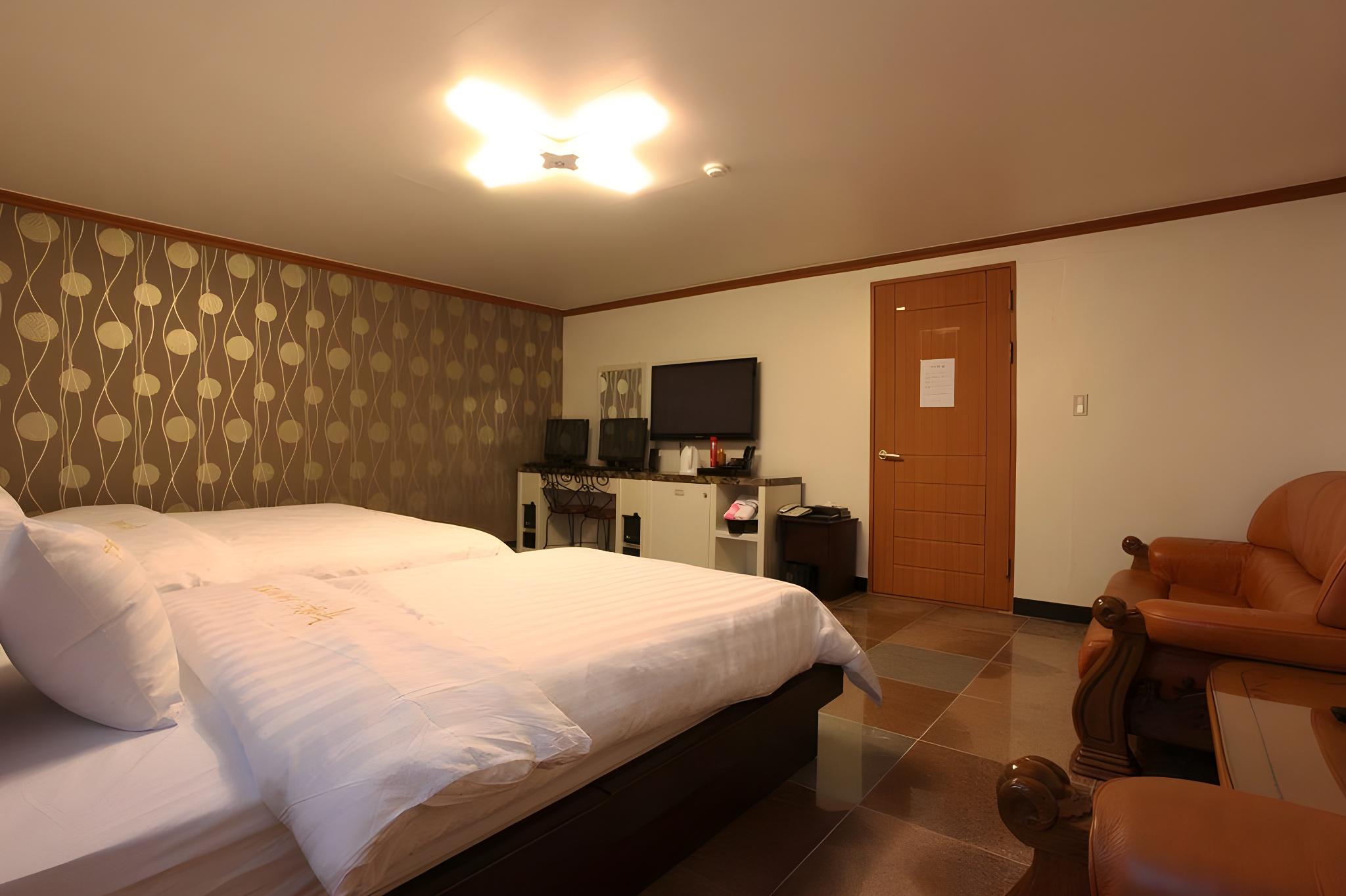 Vip, Twin Beds