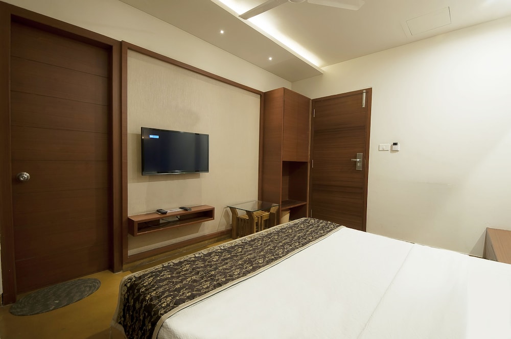 Uddhav Vilas Hotel 29/46