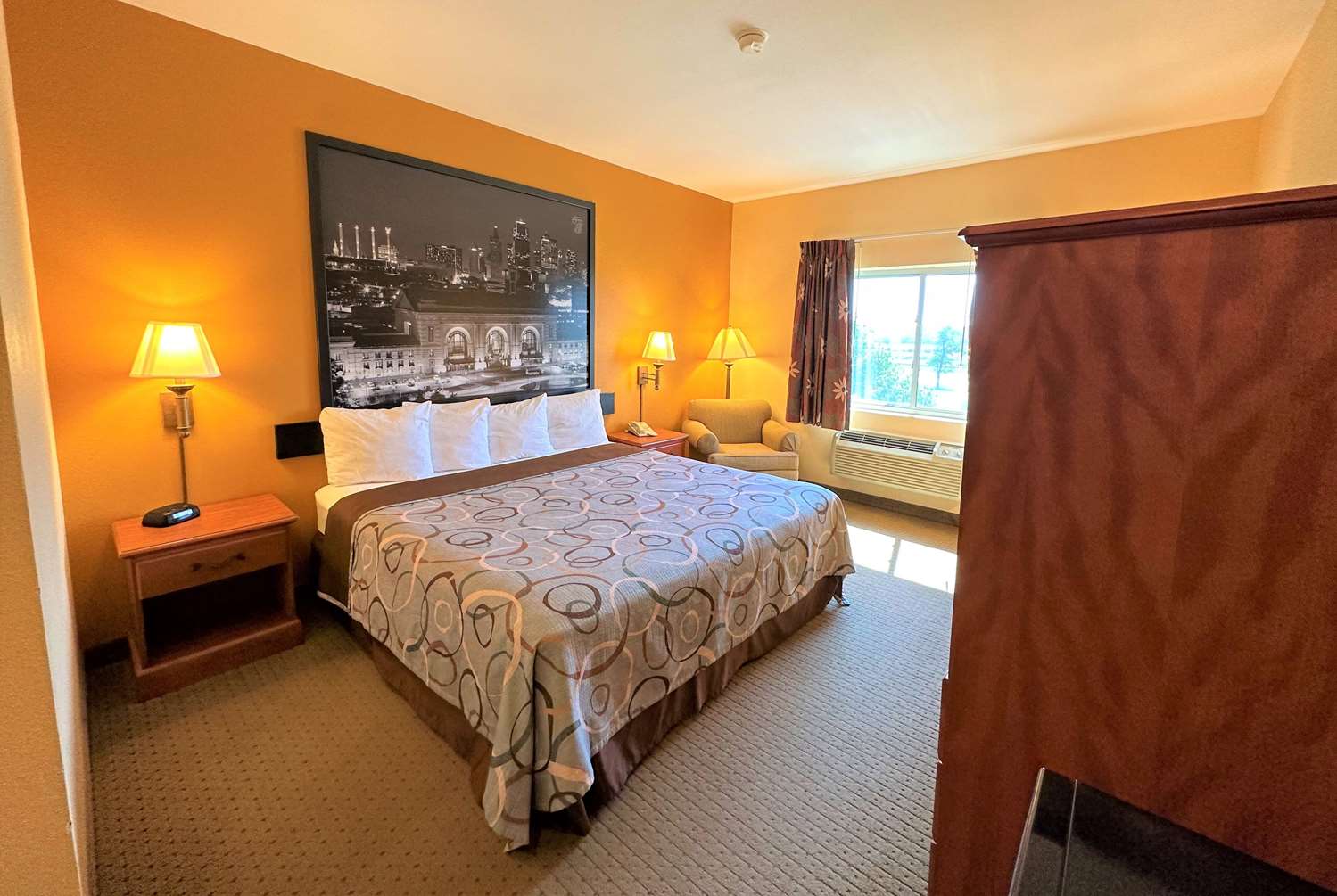 Super 8 By Wyndham Topeka At Forbes Landing 3/21