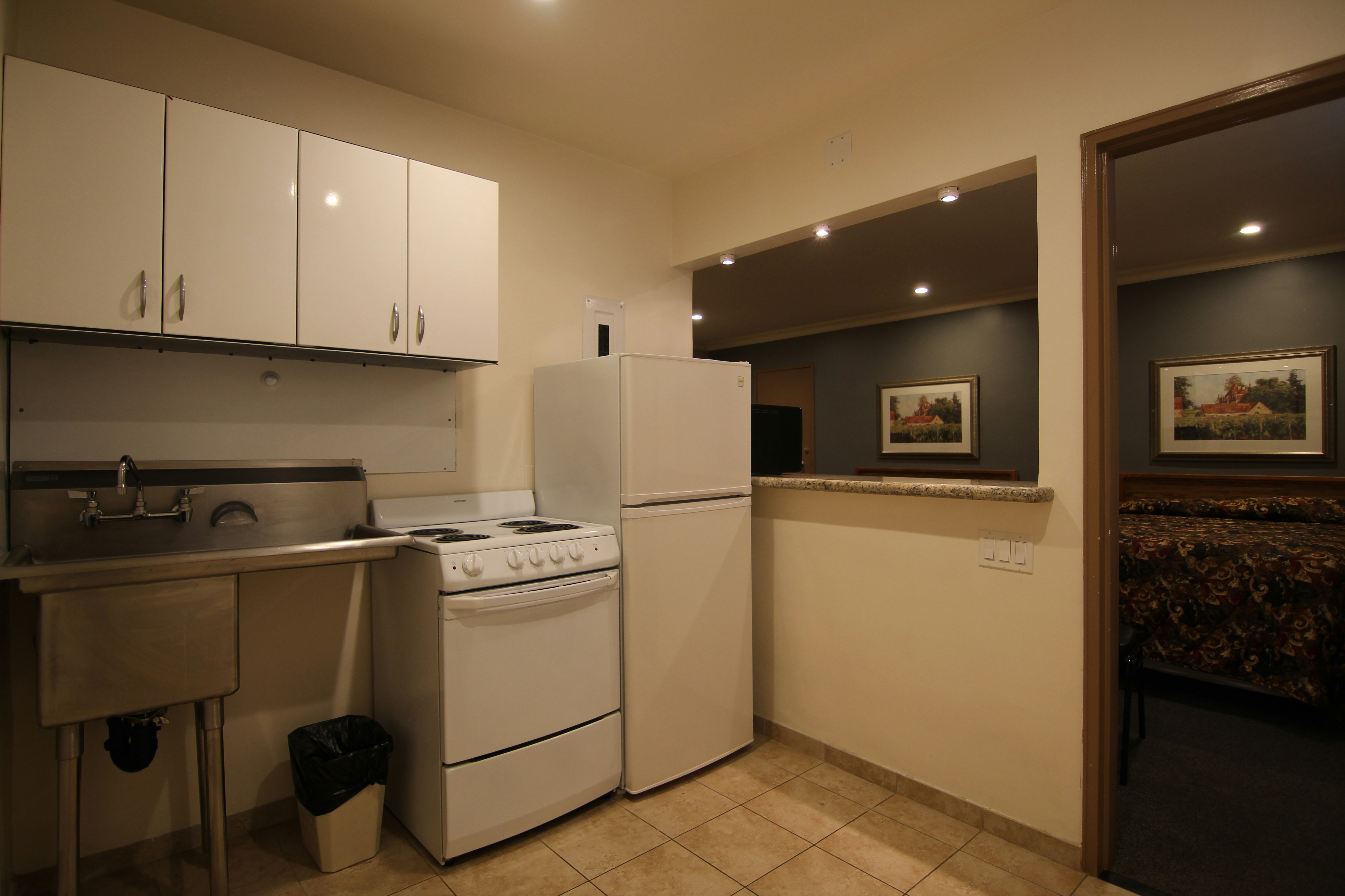 Dunes Inn Wilshire 10/72