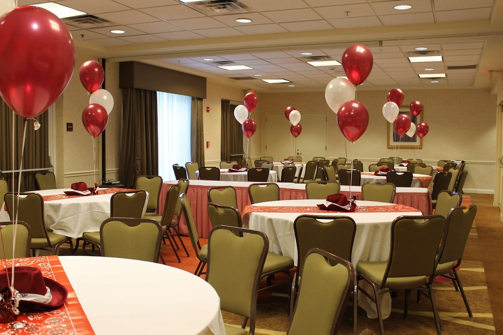 Hilton Garden Inn Addison, IL 38/43