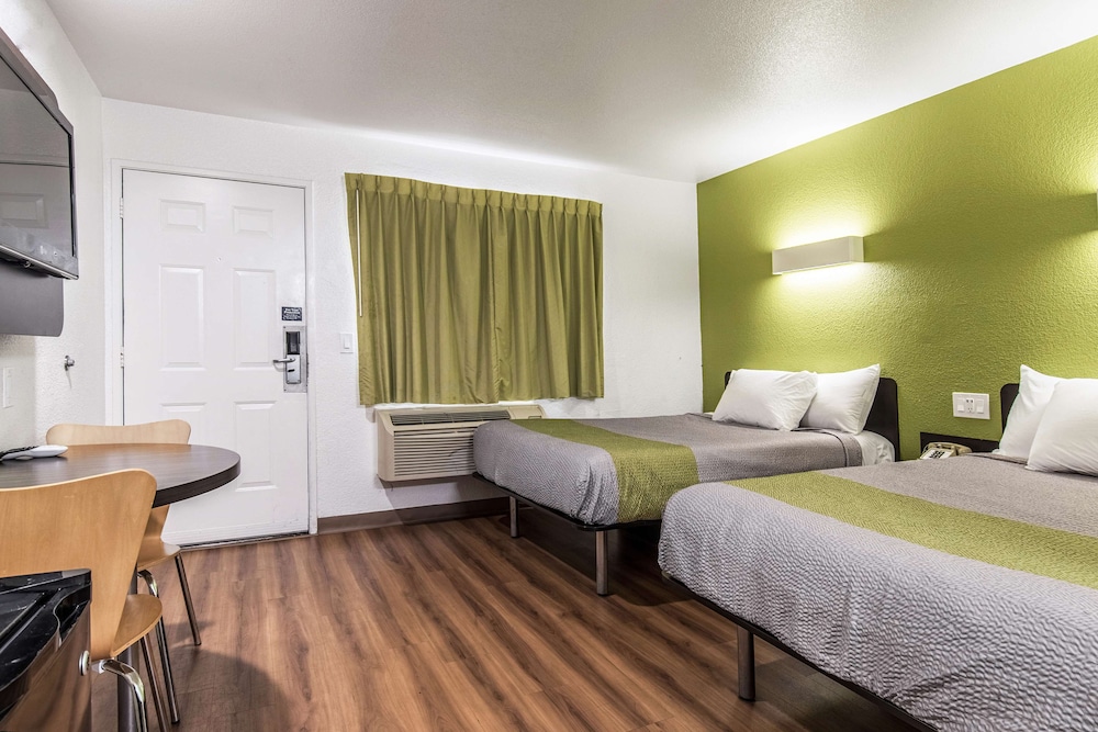 Motel6 Ontario, CA - Airport 30/61