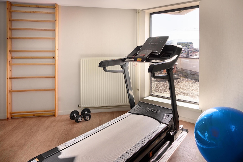 KYRIAD PRESTIGE CLERMONT FERRAND 33/76