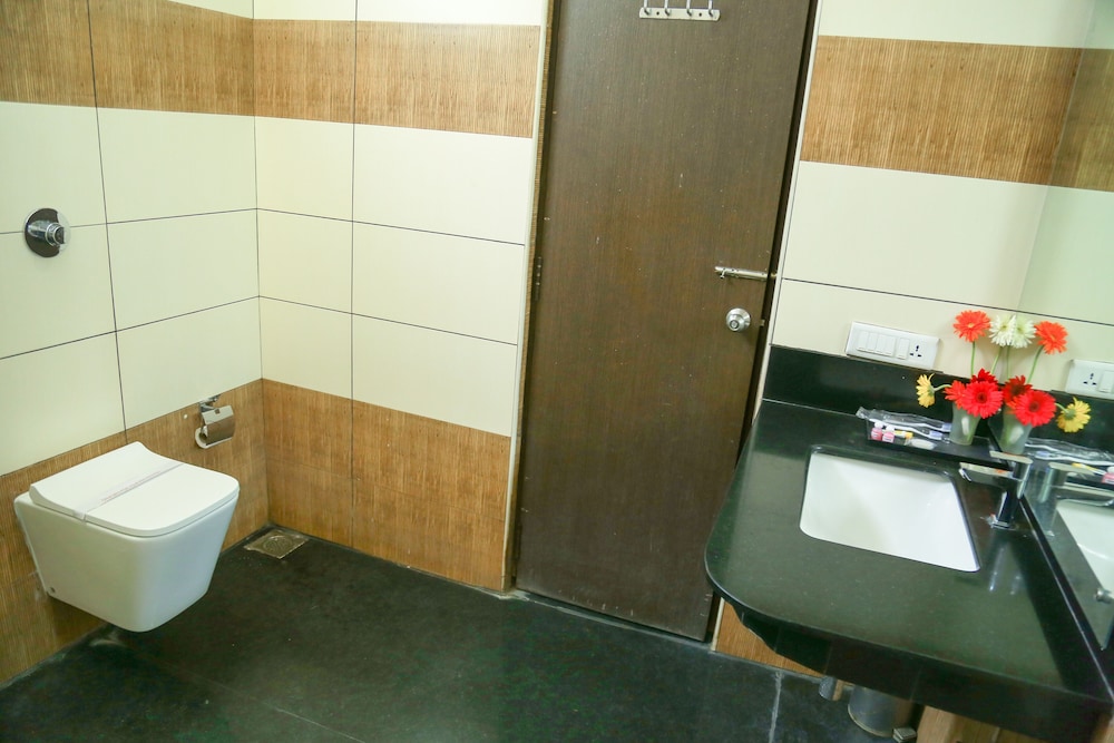 Hotel Abi Krishna 36/40