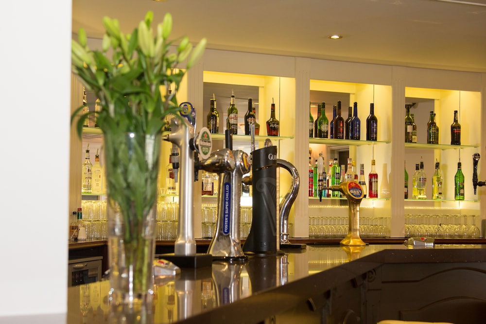 Oyster Fleet Hotel 5/41