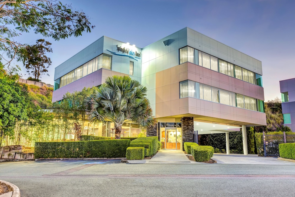 Springfield Lakes Hotel 5/49