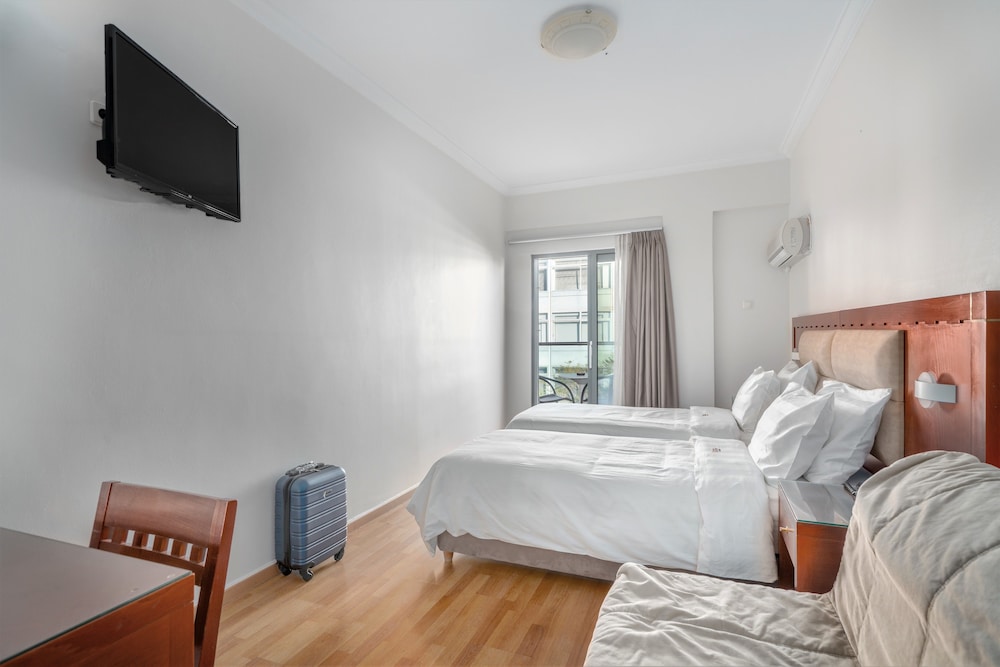 ROOM, TRIPLE, BALCONY