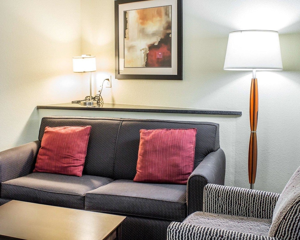 Comfort Suites Wilson I-95 17/30