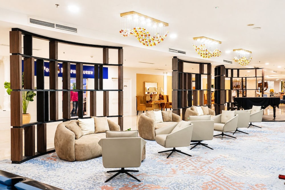 Harmoni One Convention Hotel and Service Apartments 41/65