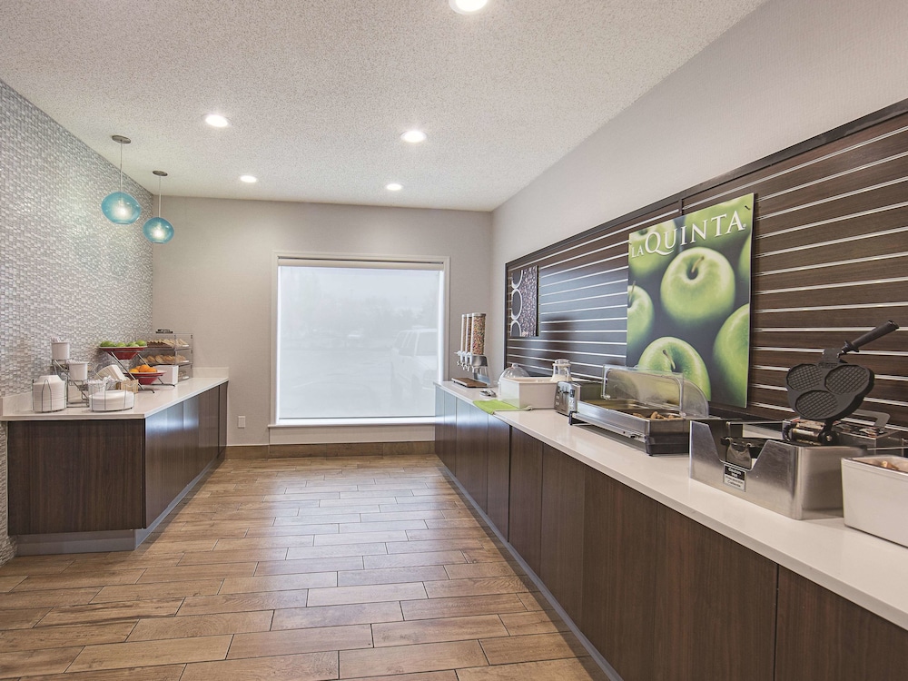 La Quinta Inn & Suites by Wyndham Central Point - Medford 28/48