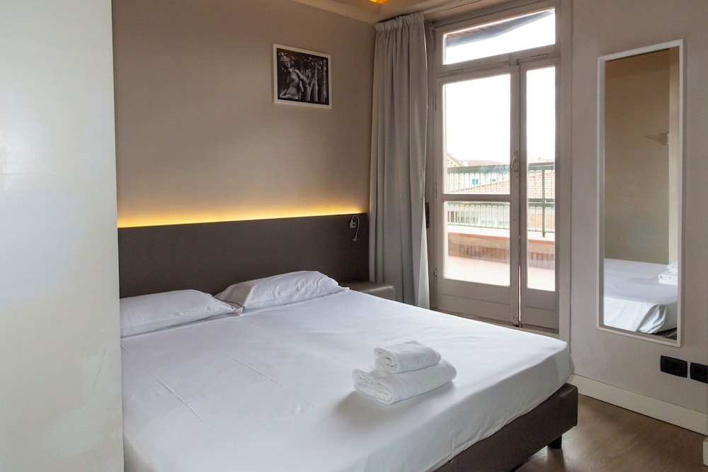 ROOM, SINGLE, DOUBLE BED