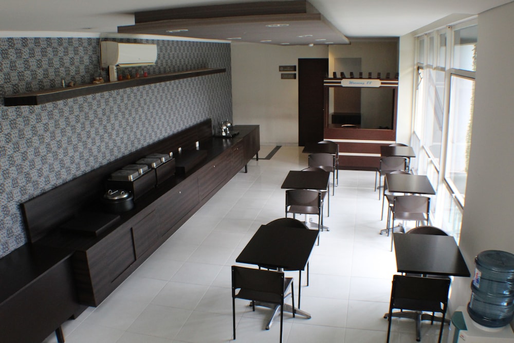 Hotel 88 Embong Kenongo 51/71