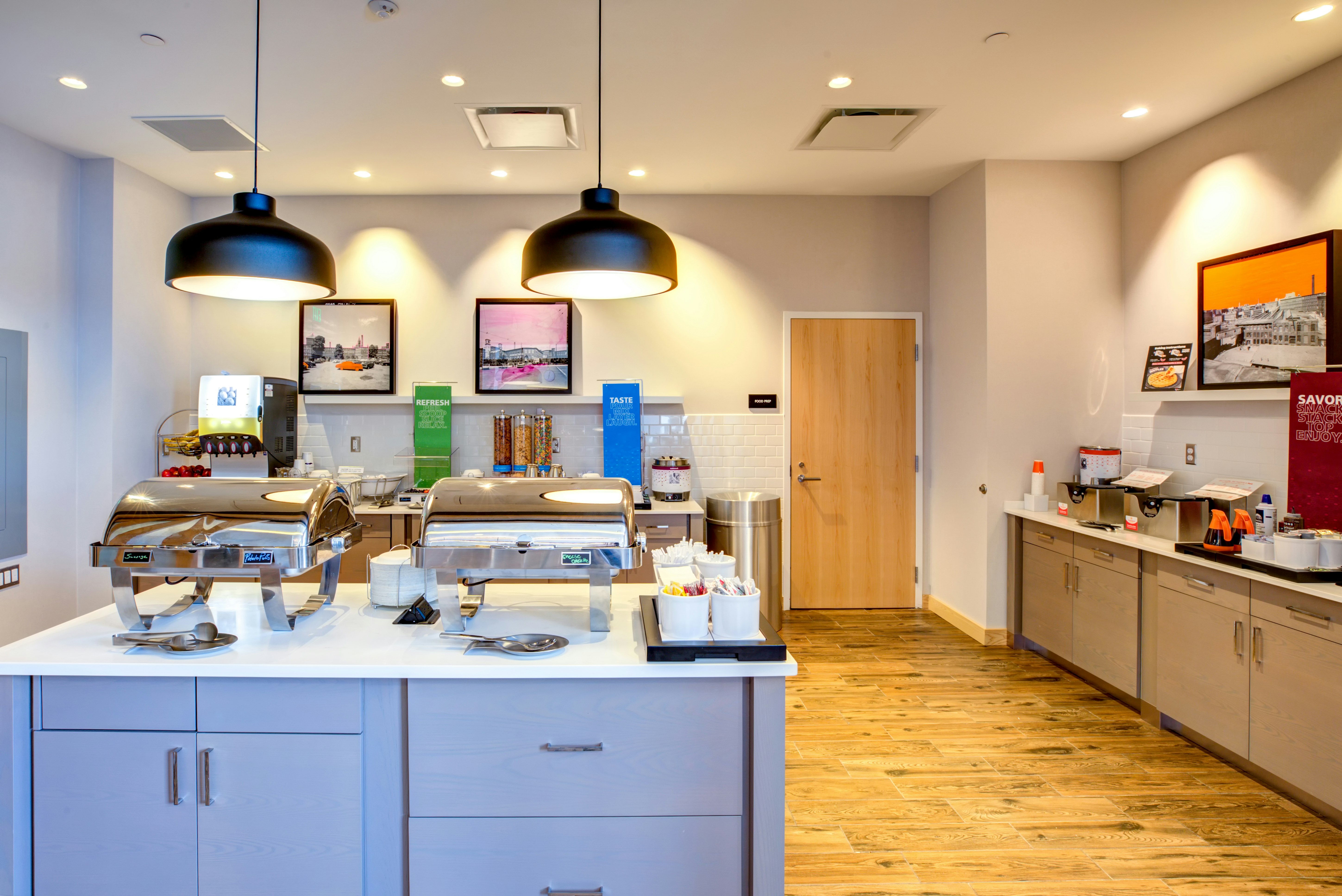 Hampton Inn & Suites Boston/Waltham 17/28