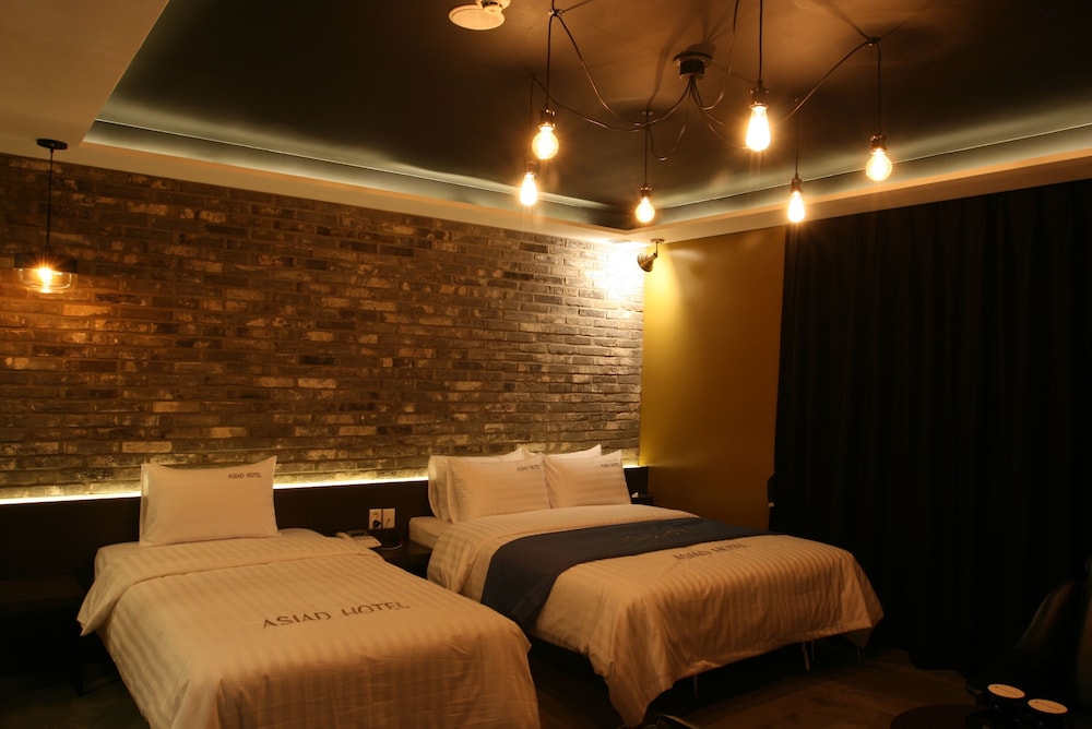Hotel Asiad 8/32