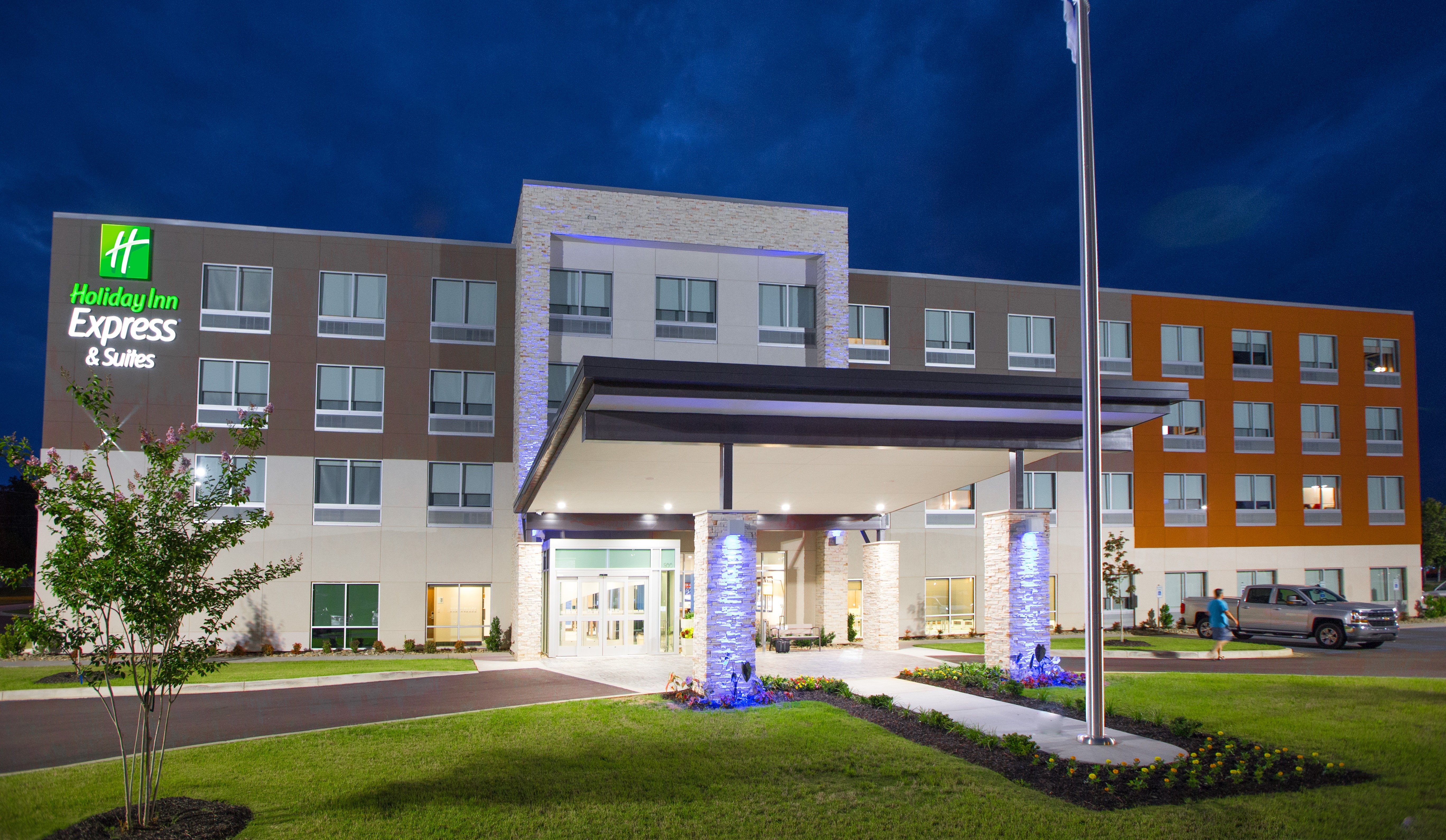 Holiday Inn Express Suites Greenwood Mall 2/67
