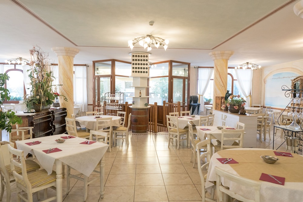 Lola Piccolo Hotel 52/68