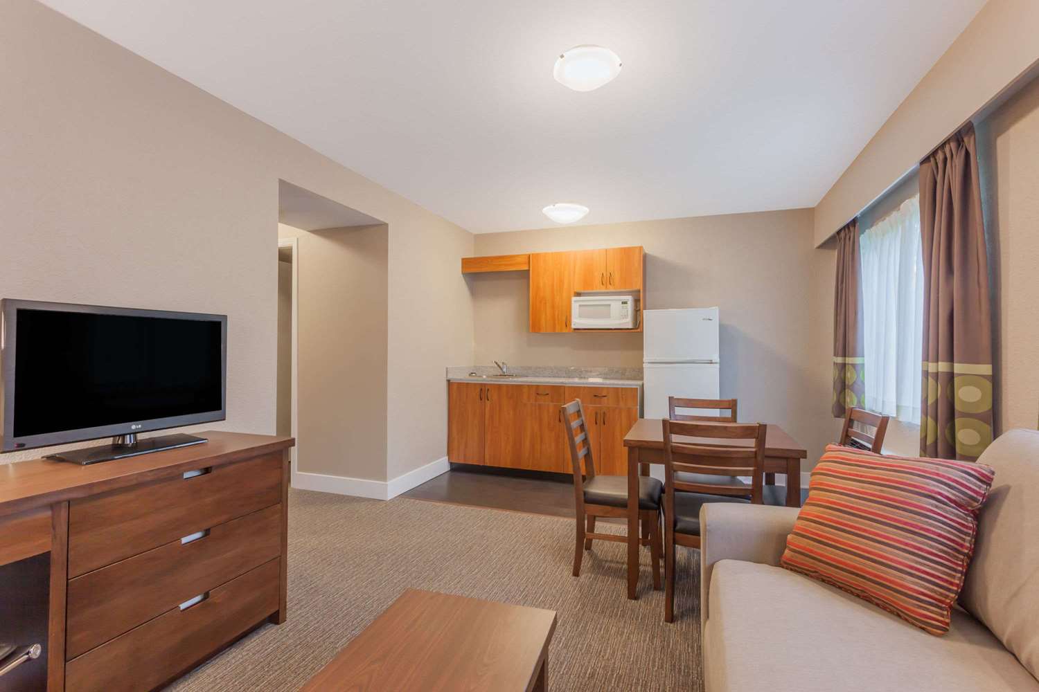 Super 8 By Wyndham Abbotsford Bc 10/16