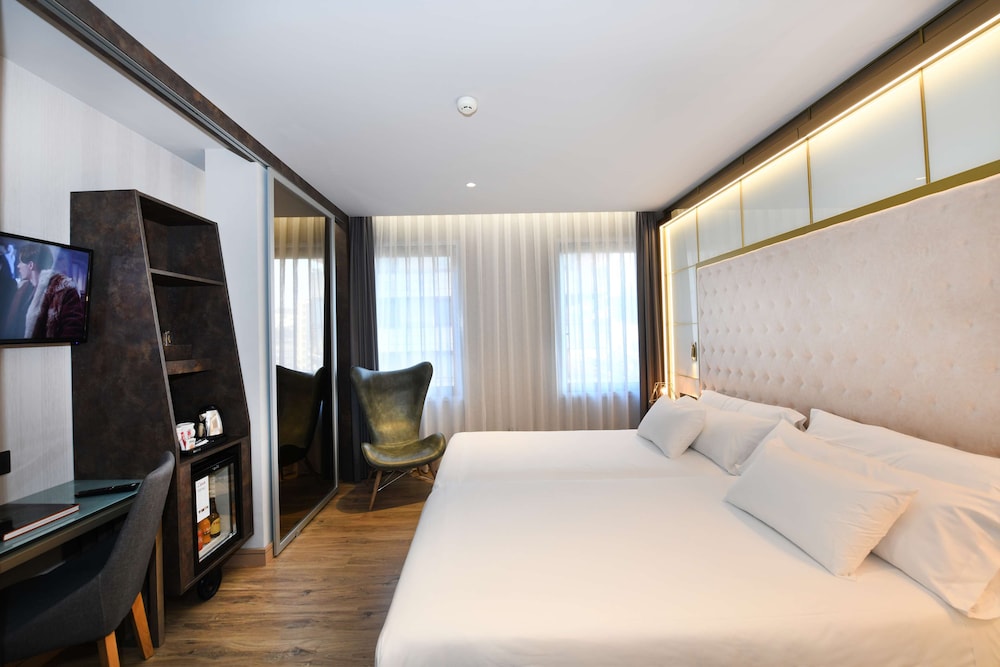 Barcelo Ourense 7/36