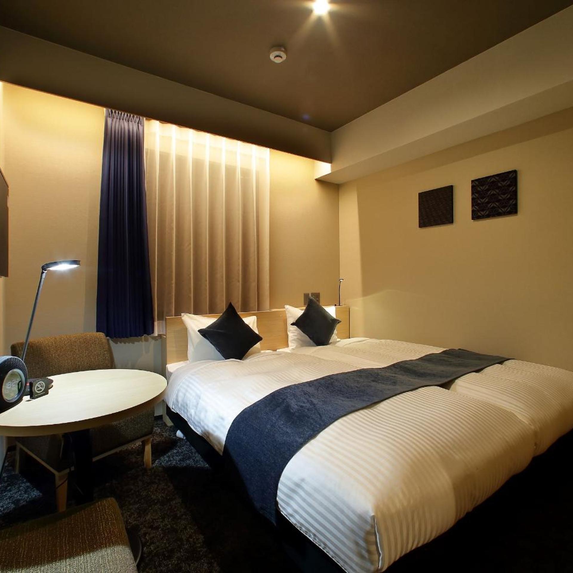 Hollywood, Twin Beds