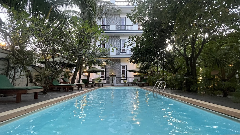 Kampot View Boutique Hotel 30/32