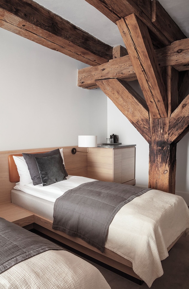 SUPERIOR, TWIN BEDS