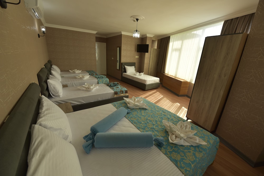 THE LUXX BOUTIQUE HOTEL 53/53