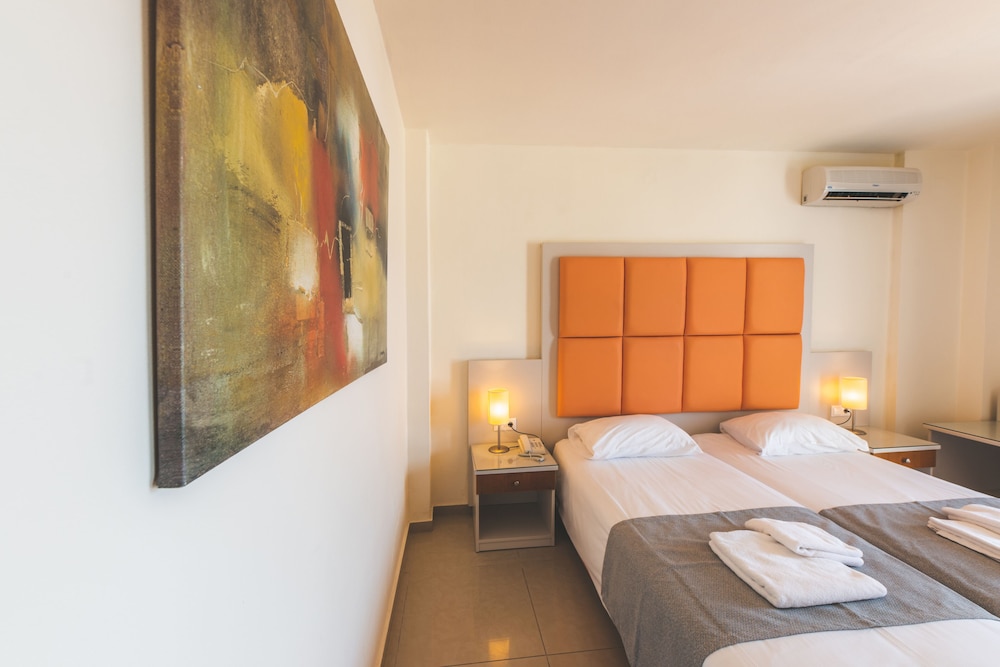 1 BEDROOM, DELUXE, DOUBLE OR TWIN BED, PRIVATE POOL