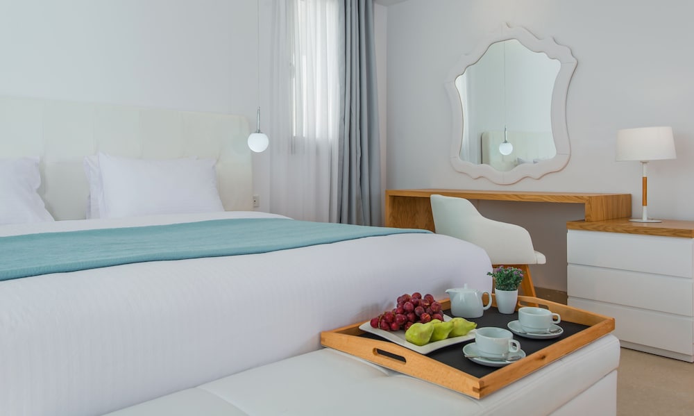 White Rock Of Kos - Adults Only 21/62
