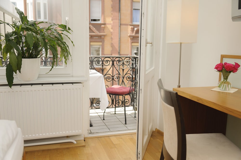 HOTEL AUGUSTINER TOR 23/55