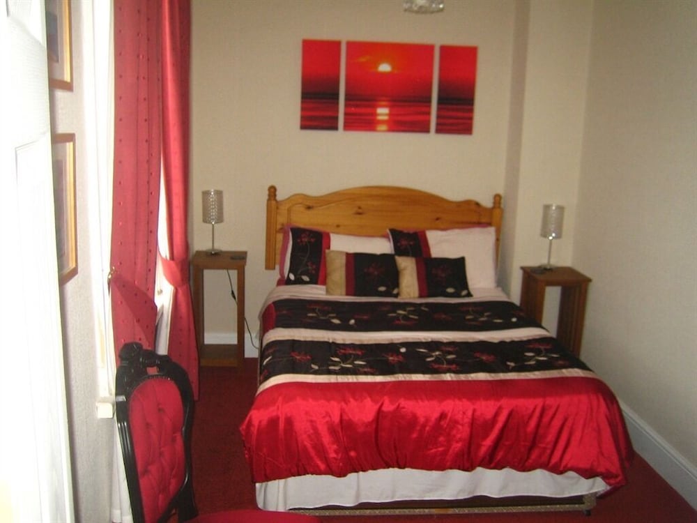 Gleneagles Guest House 7/12
