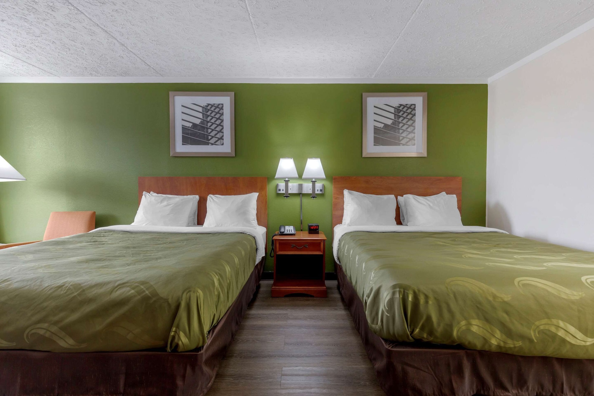 Efficiency, 2 Queen Beds