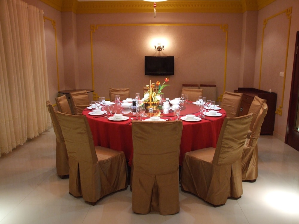 GS Plaza Hotel 63/67
