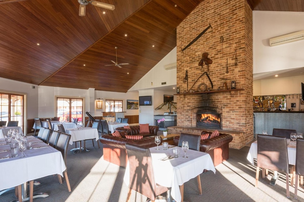 BOWEN INN MOTEL 24/29