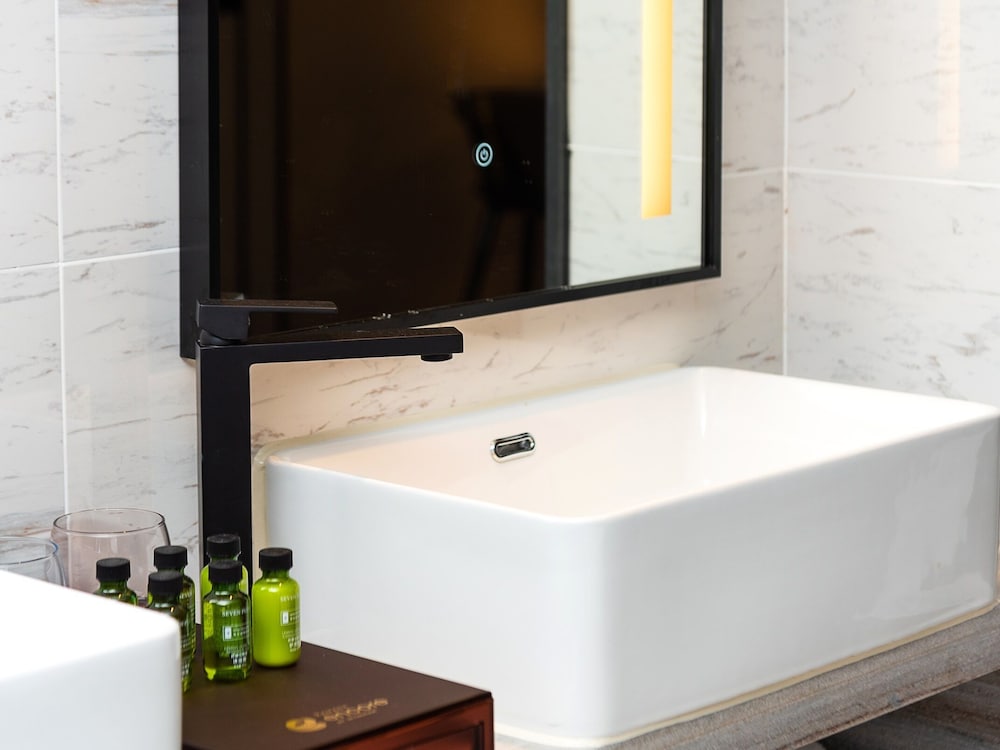 Ramada Encore by Wyndham Guangzhou Jiangnan West 58/60