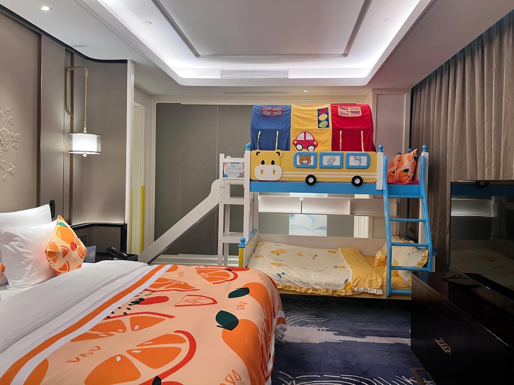 Parent Child Area, 2 Bunk Beds
