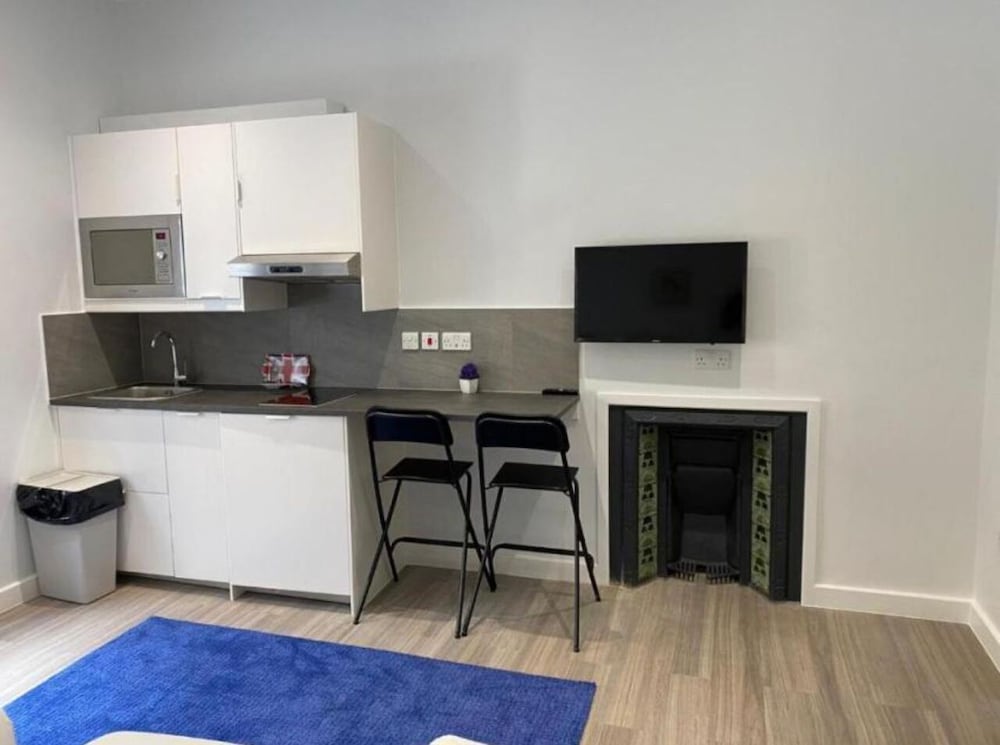 HYDE PARK SUITES 43/55