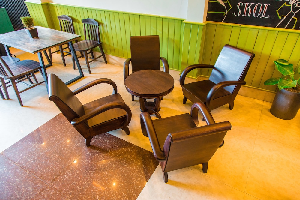 Amona Hotel 33/50