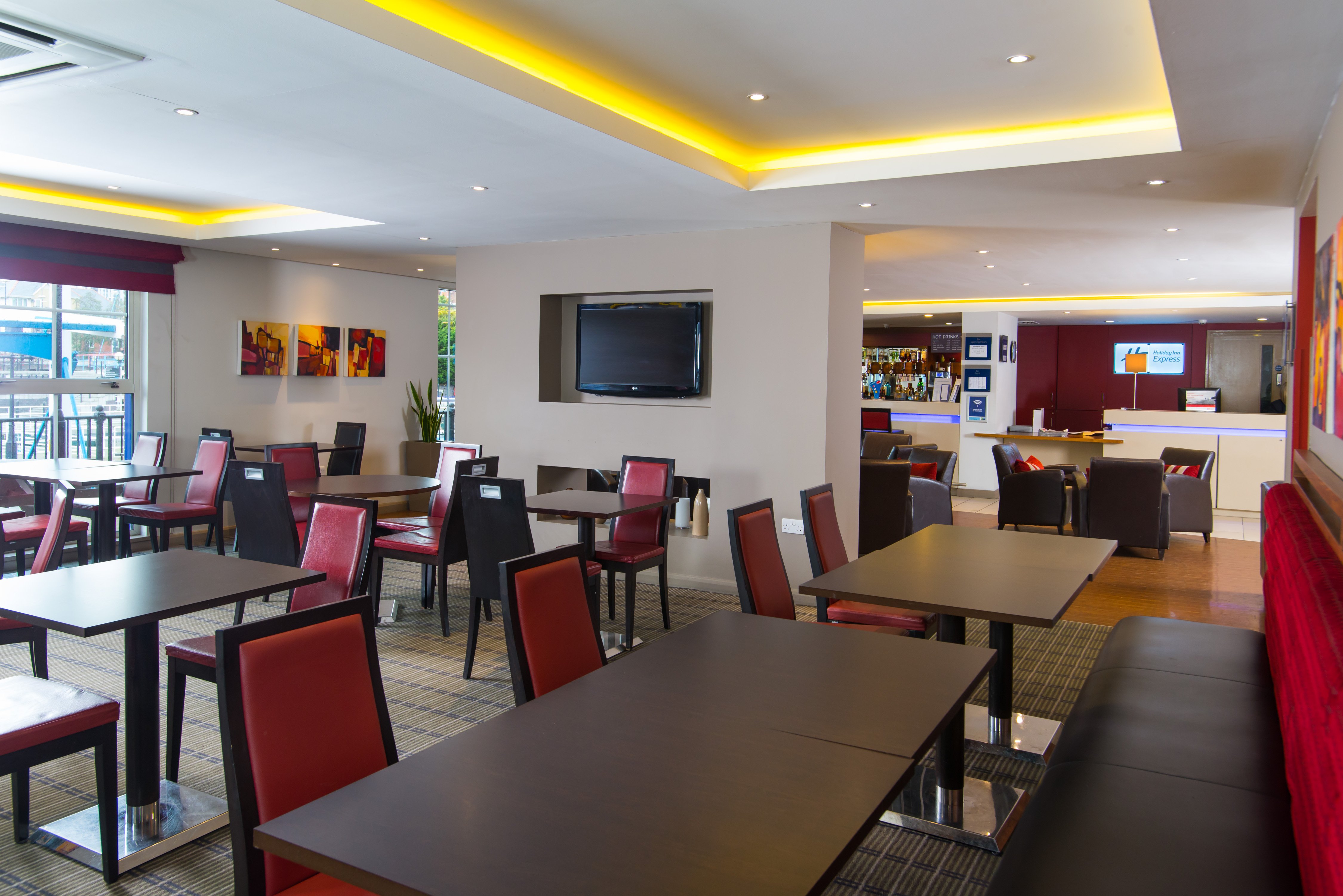 Holiday Inn Express Manchester - Salford Quays 17/27
