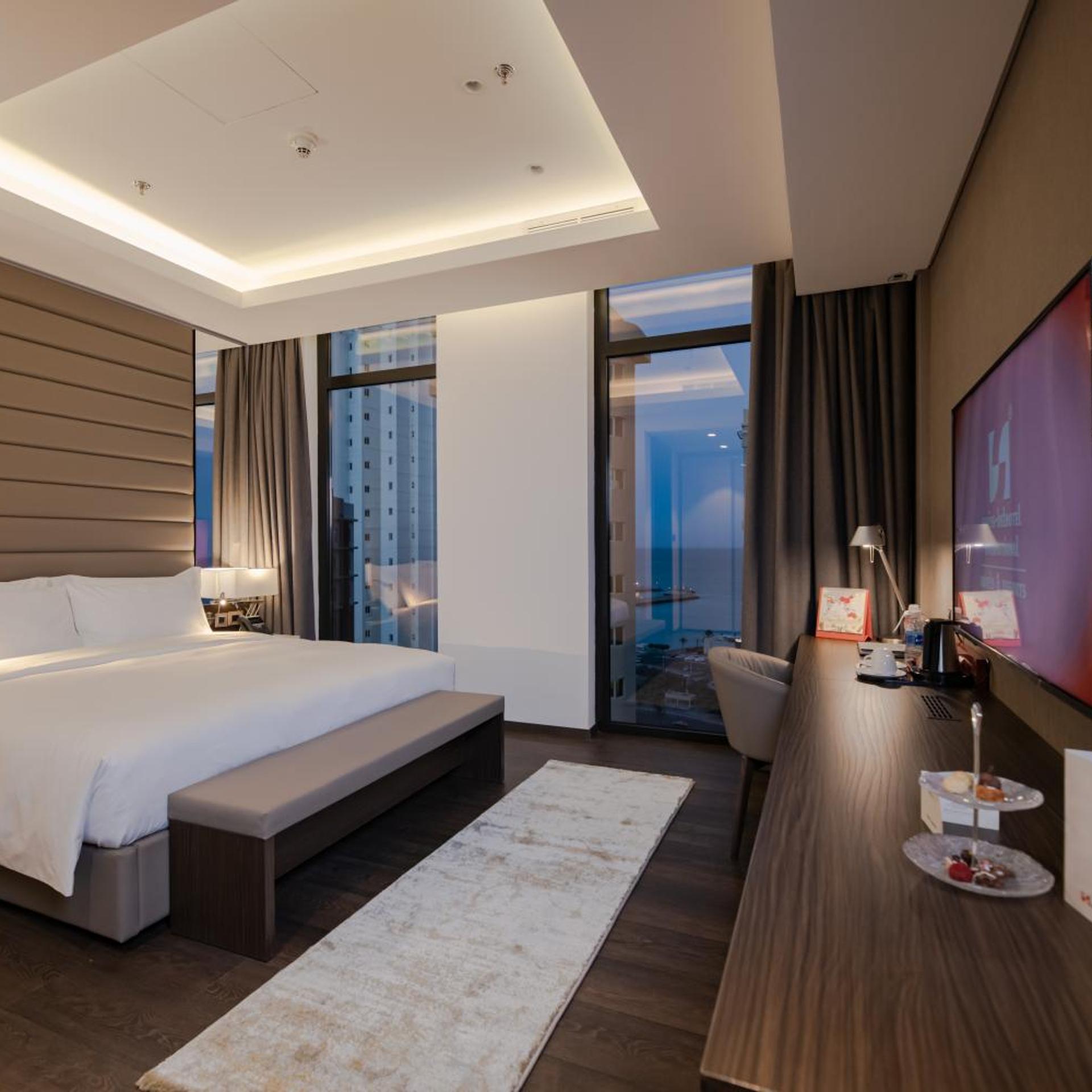 2 Bedrooms, Super, Swiss, Suite