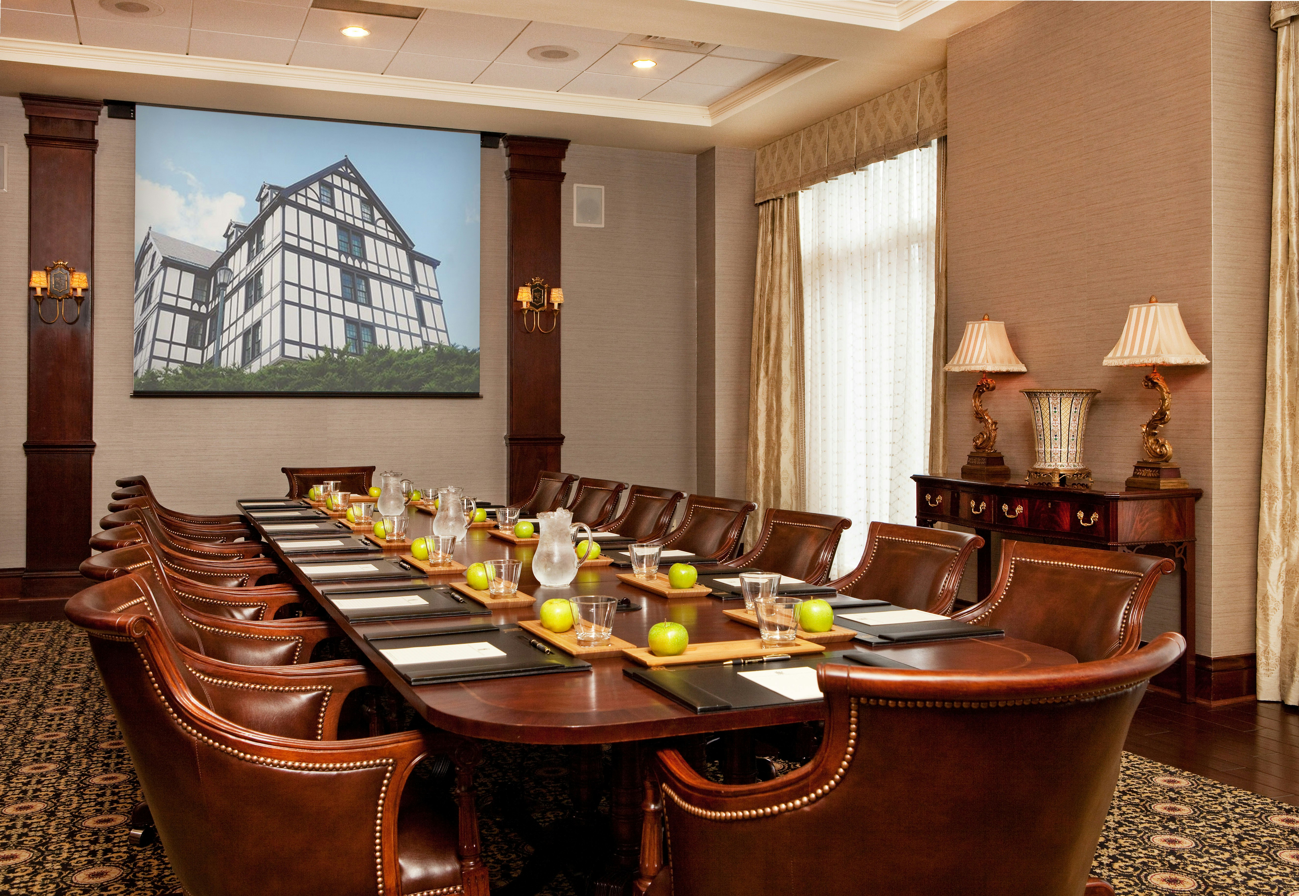 Hotel Roanoke Conference Ctr Curio Collection By Hilton 50/58