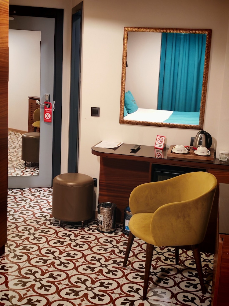 Pera Luna Residence - Special Class 8/66