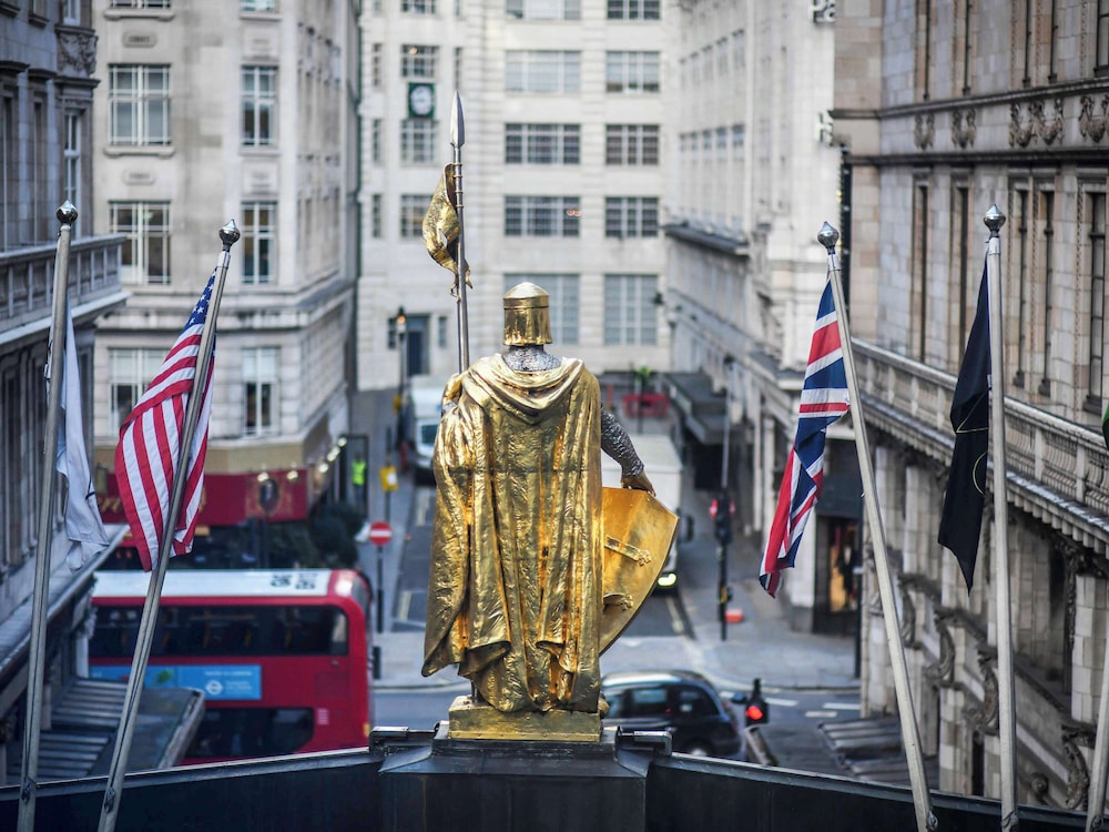 The Savoy Hotel 44/50