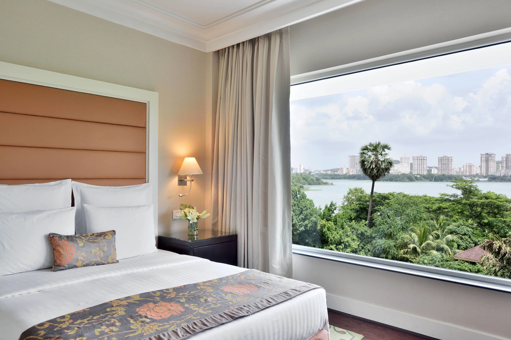 1 BEDROOM, APARTMENT, HILL VIEW