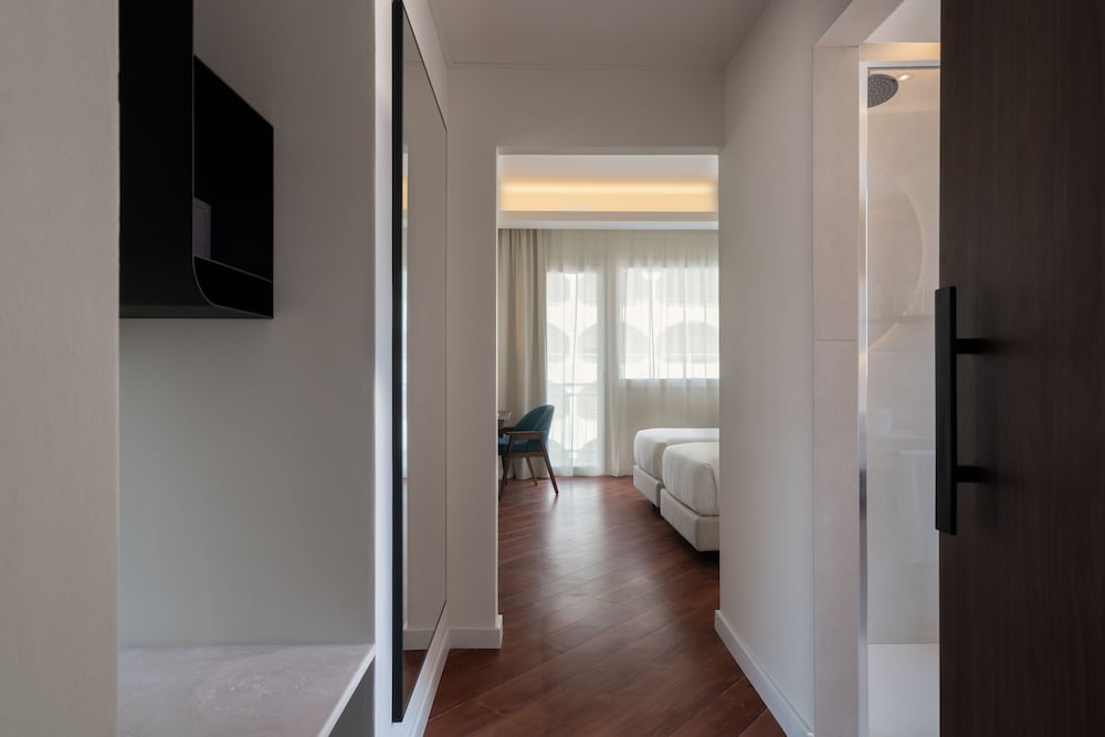 غرفة قياسية بسرير كوين وسريرين منفصلين، Hotel Delfino Taranto 7/7