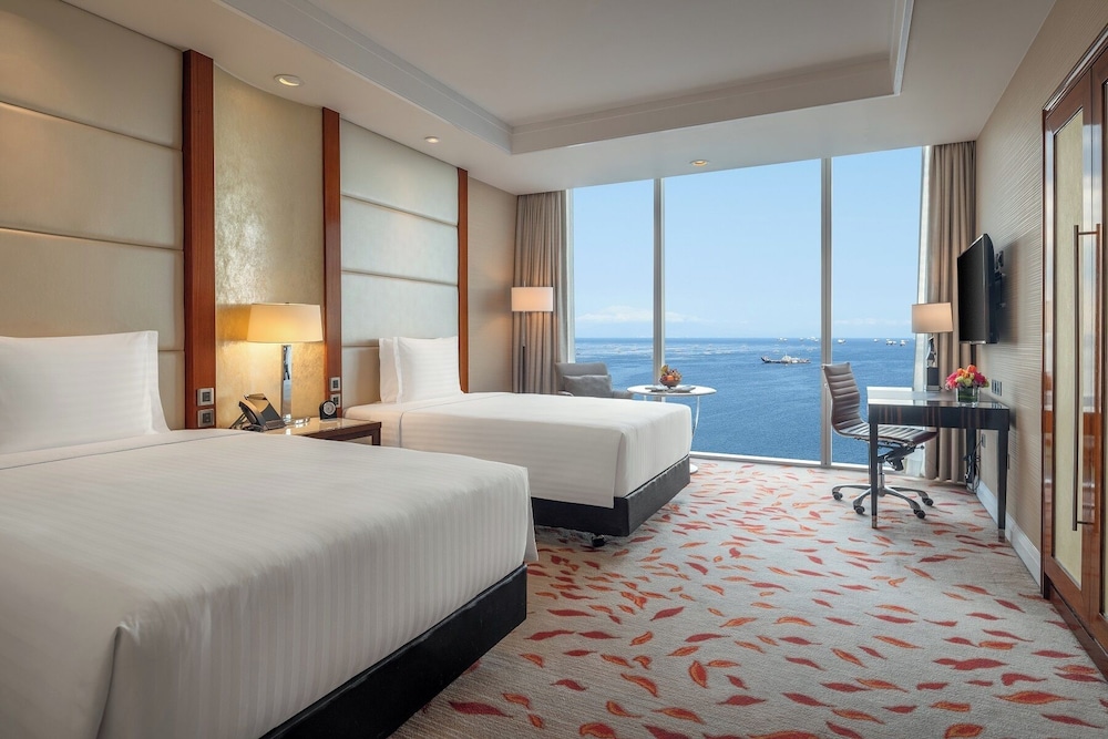 Deluxe, 2 Double Beds, Bay View